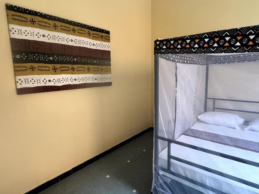 Independent Room On Island In Colonial House With Private Entrance Saint-Louis Bagian luar foto