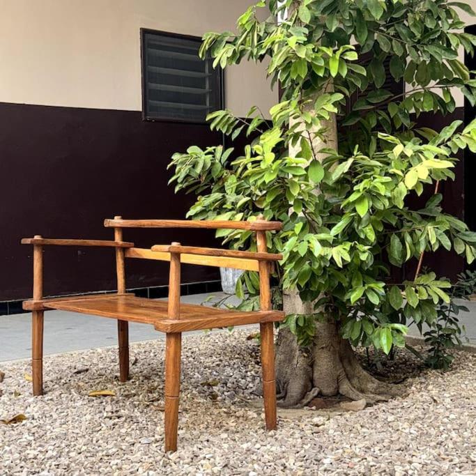 Independent Room On Island In Colonial House With Private Entrance Saint-Louis Bagian luar foto